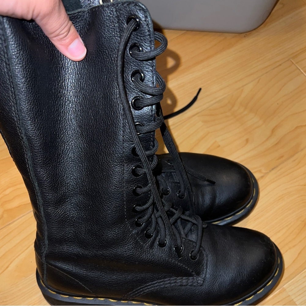 Dr Martin 1B99 Virginia Leather mid calf boot